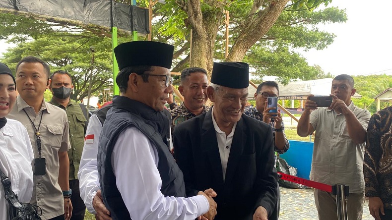 Mahfud MD Tiba di Sabang Lokasi Kampanye Perdana, Disambut Hangat Ulama dan Warga