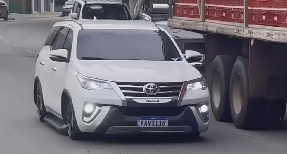 Viral Modifikasi Toyota Fortuner Jadi Aneh, Nyeleneh Dibuat Ceper