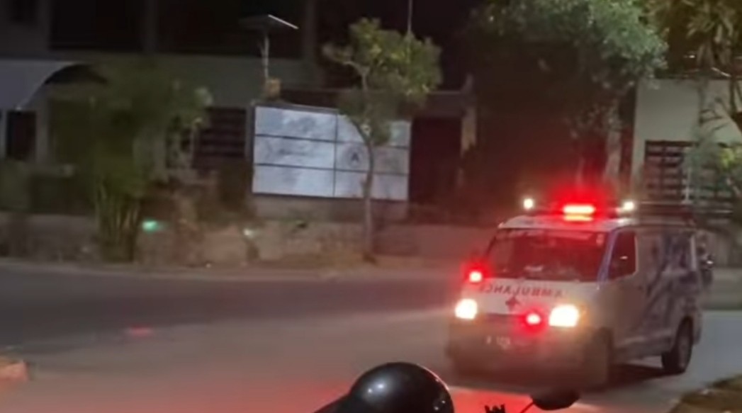 Viral Mobil Ambulans Diminta Telolet Om yang Keluar Malah Suara Kuntilanak