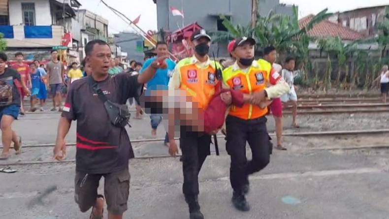 Tragis, Bocah SD Tanjung Priok Terserempet KRL saat Main Burung di Dekat Rel