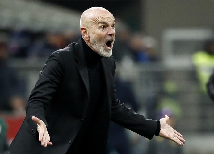 Stefano Pioli Mulai Terganggu Isu Antonio Conte Jadi Pelatih AC Milan
