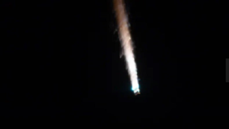 Kesaksian Astronot ISS Melihat Akhir Pesawat Rusia Terbakar di Atmosfer: Mengingatkan pada Kembang Api