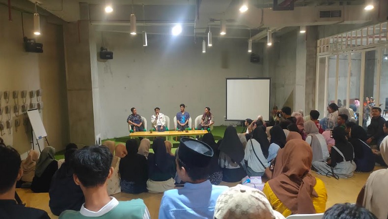 Bertemu Gen Z di Makassar, Alam Ganjar Singgung Akses Pendidikan Dasar Belum Merata