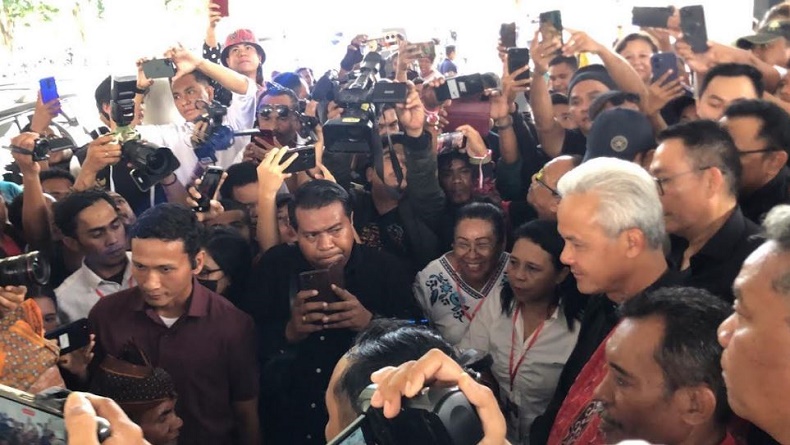 Ganjar Pranowo Diteriaki Presiden saat Tiba di Bandara El Tari Kupang