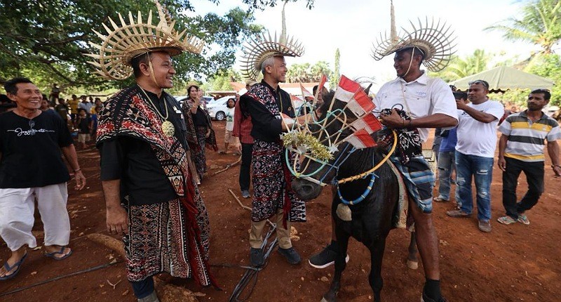 Kunjungi Rote, Ganjar Pranowo Takjub dengan Tarian Berkuda Massal: Budaya Jadi Identitas Bangsa 