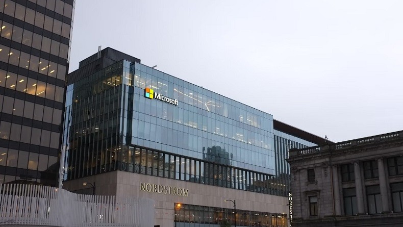 Tantang Apple dan Google, Microsoft Siapkan Toko Mobile Baru