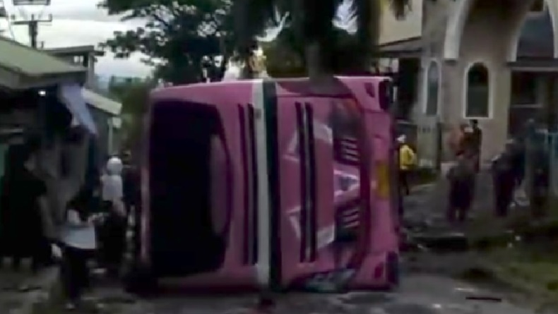 Bus Angkut Mahasiswa asal Jakarta Terguling di Ciloto Cianjur, Belasan Orang Luka-luka