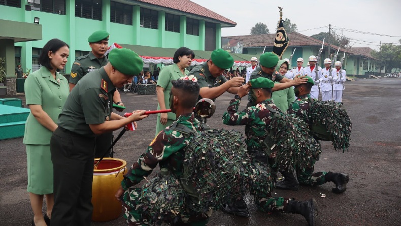 83 Prajurit TNI AD Ikuti Tradisi Korps Pembaretan sebagai Anggota Baru Bekangad