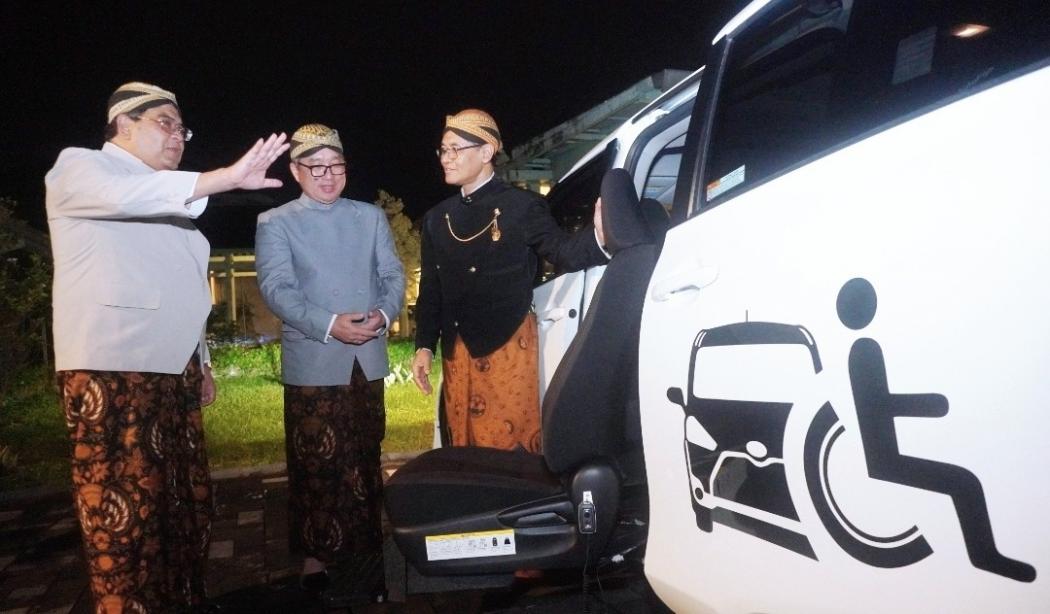 Toyota Bikin Mobil untuk Difabel, Kursi Bisa Keluar Masuk Otomatis  