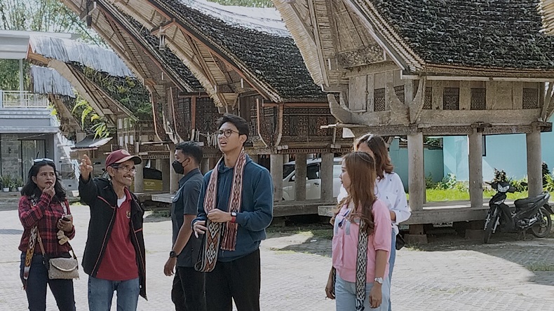 Alam Ganjar Nikmati Keindahan Desa Tradisional Ke'te Kesu, Warisan Kekayaan Tradisi Toraja