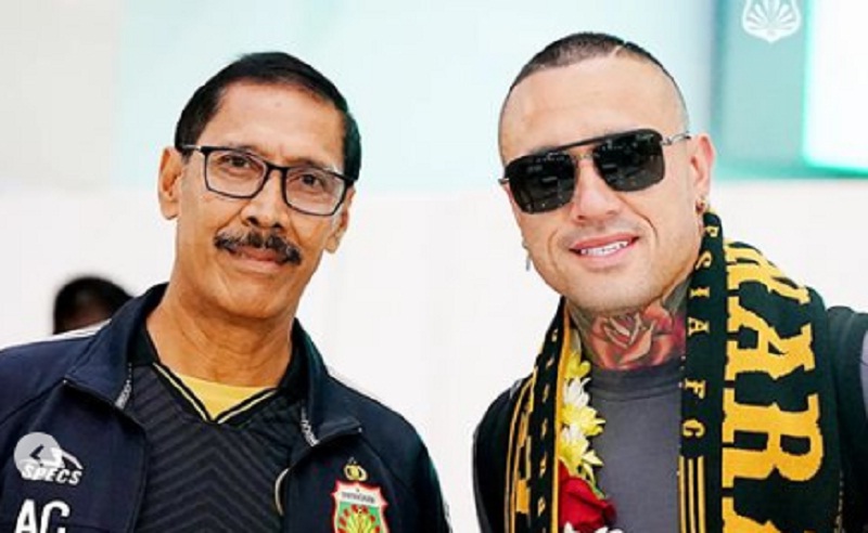 Wow, Kontrak Radja Nainggolan di Bhayangkara FC Tembus Rp5 Miliar