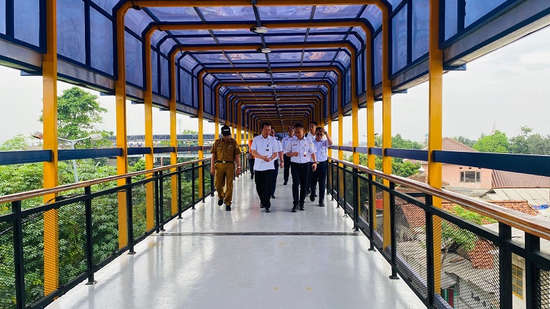 Skybridge Stasiun Bojonggede Diuji Coba Besok, Penumpang KRL Lebih Mudah ke Terminal