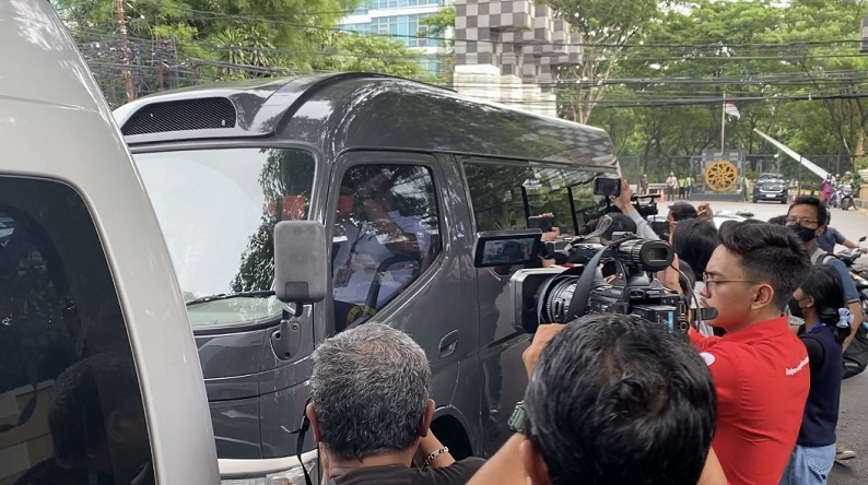 Apartemen Mewah Firli Bahuri Selesai Digeledah, Koper Diangkut dalam Mobil