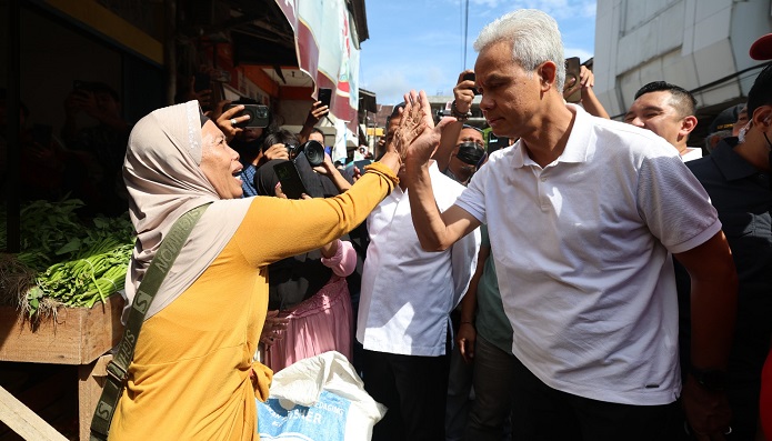 Di Depan Para Pedagang Pasar Baru Balikpapan, Ganjar Jelaskan Strategi Stabilkan Harga Bahan Pokok
