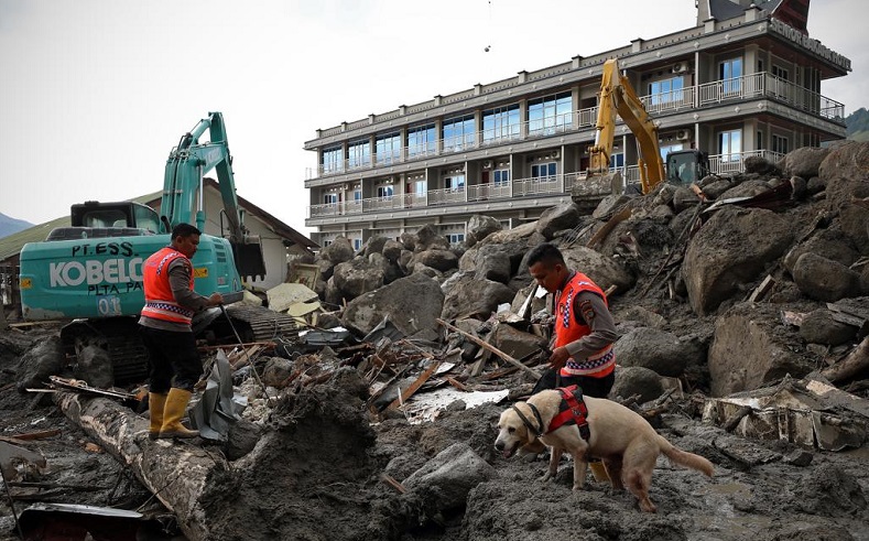10 Korban Hilang Banjir Bandang di Humbahas Belum Ditemukan, Polisi Kerahkan Anjing Pelacak 