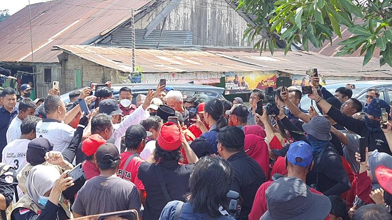 Ganjar Kunjungi Pasar Loa Kulu Kutai Kartanegara, Disambut Ratusan Ibu-Ibu