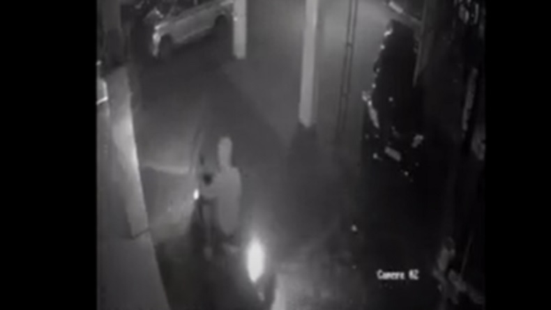 Pencurian Motor Wasit Pertandingan Liga Tiga di Jatim Terekam CCTV