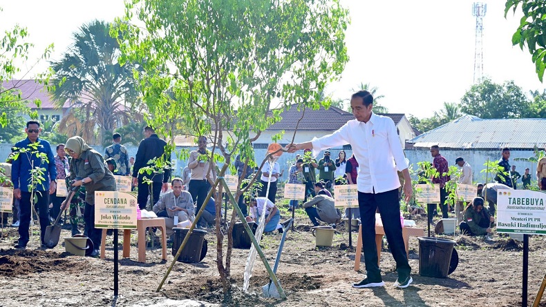 Jokowi Bantah Buntuti Jadwal Kampanye Ganjar di NTT: Kunker Dirancang 3 Bulan Sebelumnya