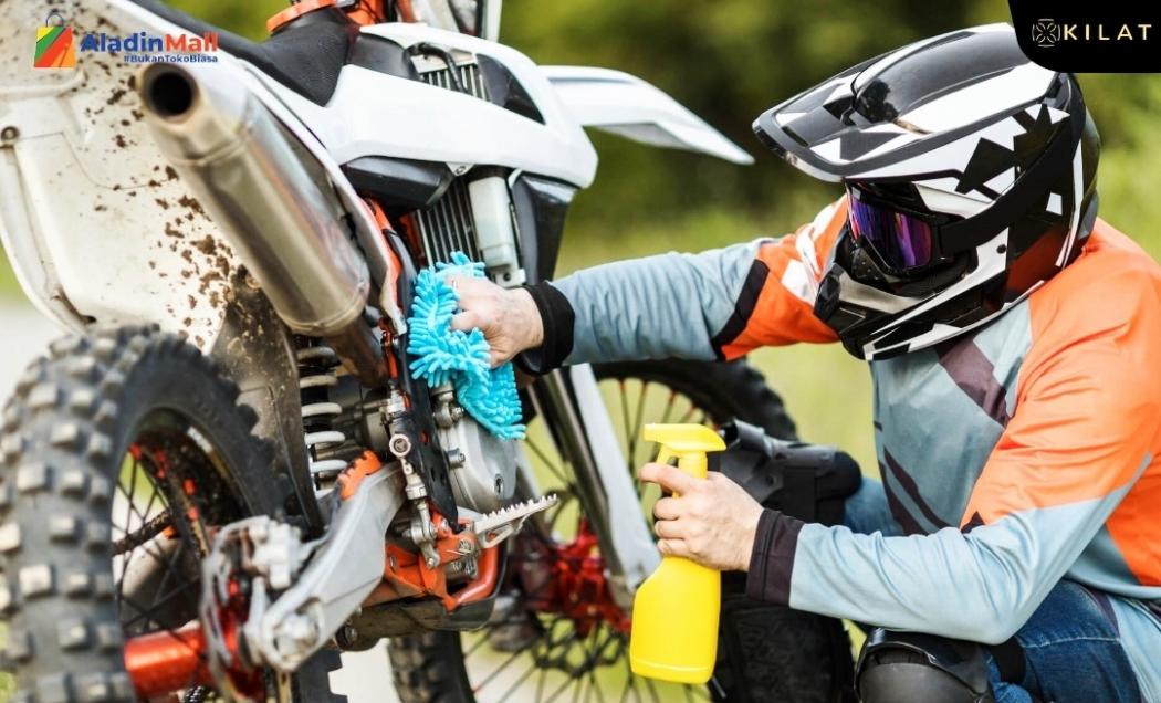 5 Perlengkapan serta Cara Merawat Kendaraan saat Musim Hujan, Mudah dan Praktis