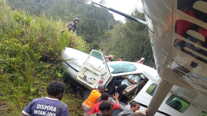 Pesawat Caravan Daby Air Tergelincir hingga Tabrak Bukit di Intan Jaya