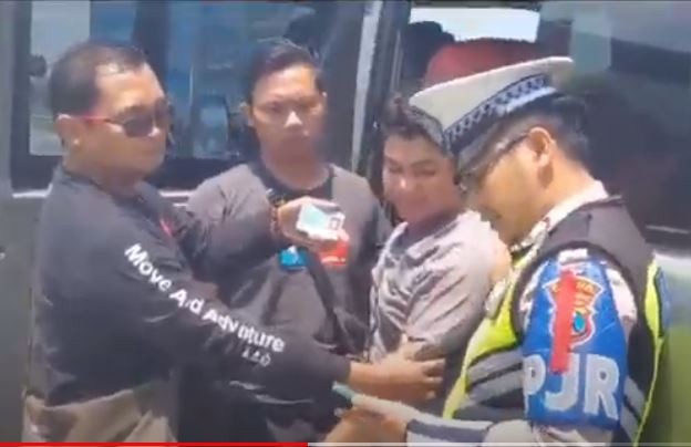 Perampok Wisatawan Bali Ditangkap usai Kejar-Kejaran di Tol Pasuruan