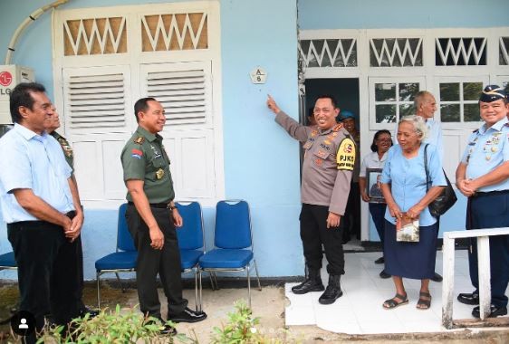 Kapolri Nostalgia ke Rumah Masa Kecil di Lanud Pattimura Ambon