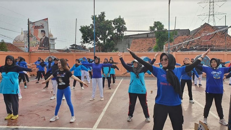 Caleg Partai Perindo Rere Tati Senam Bersama Emak-Emak di Depok, Sosialisasikan Ganjar-Mahfud