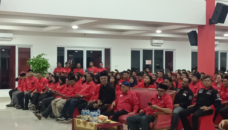 Momen Ganjar KW Hadiri Konsolidasi Pemenangan Pilpres 2024 di Kantor DPD PDIP Banten