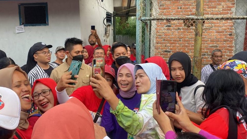 Siti Atikoh Hadiri Senam Sehat dan Cek Kesehatan Gratis di Situ Gintung Tangsel