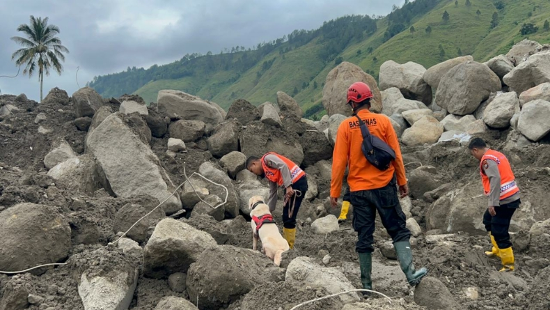 Hari Terakhir Pencarian Korban Banjir Bandang Humbahas, Basarnas Libatkan Keluarga