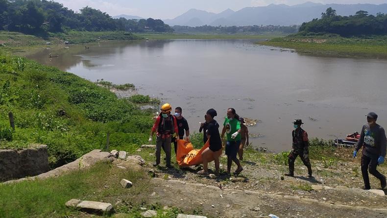 Tim SAR Cari Bocah Tenggelam Malah Temukan Mayat Perempuan Misterius di Sungai Citarum KBB