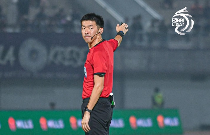 Liga 1 2023-2024 Dipimpin Wasit Jepang, Pelatih Persik Puas, Arsitek Persib No Comment!
