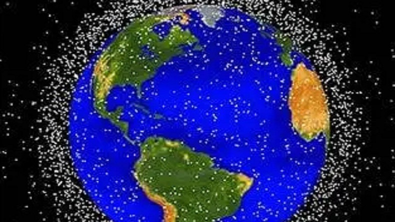 Pom Bensin Luar Angkasa Bisa Bantu Bersihkan Sampah Antariksa, Kok Bisa?