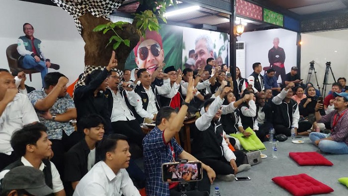 Ganjar Sampaikan Paparan Visi-misi, Sorak ‘Ganjar Presiden’ Menggema di Acara Nobar Medcen TPN