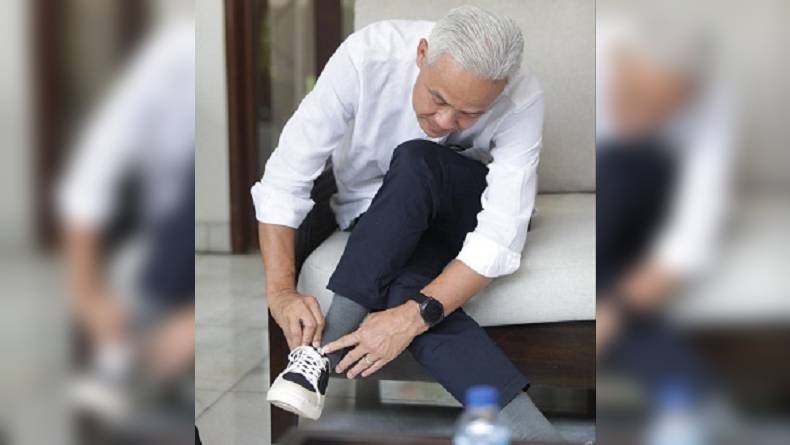 Makna Sepatu Lokal 'Pijak Bumi' yang Dipakai Ganjar di Debat Capres 2024