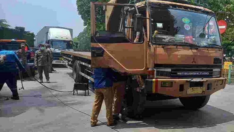 Satpol PP DKI Razia Emisi Bus dan Truk, Upaya Kendalikan Pencemaran Udara