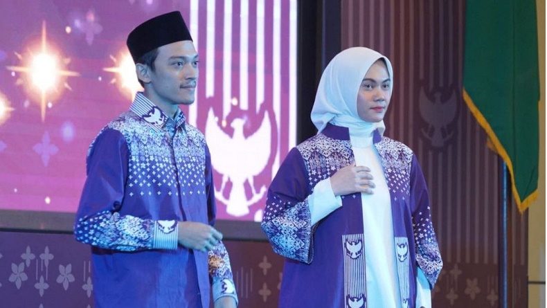Menag Luncurkan Seragam Baru Jemaah Haji 2024, Ini Tampilannya