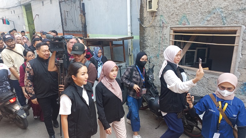 Atikoh Ganjar Kunjungi Aula Serbaguna Kalideres, Tinjau Cek Kesehatan Gratis