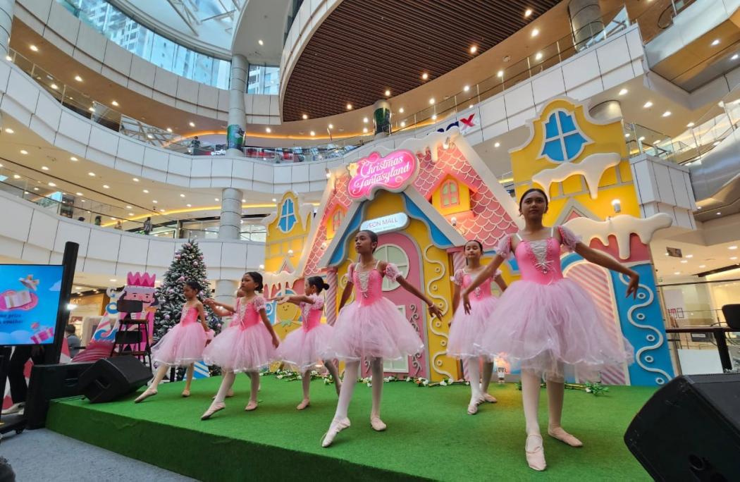 Intip Kemeriahan Natal di Sentul City, Ada Maliq D’Essential hingga Santa & Nutcracker Parade 