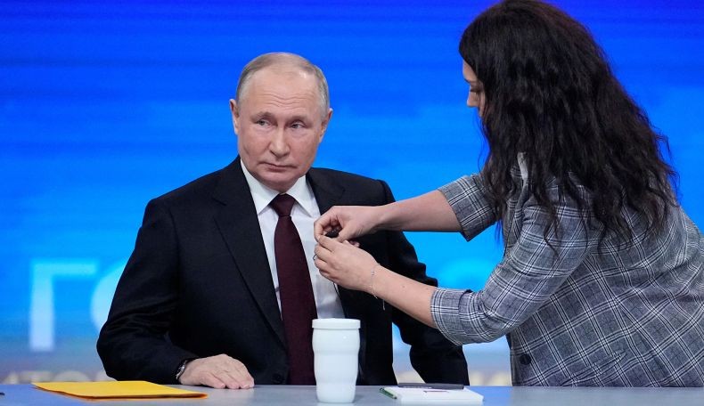 Momen Lucu Kembaran Putin Hasil Teknologi Kecerdasan Buatan Muncul saat Konferensi Pers