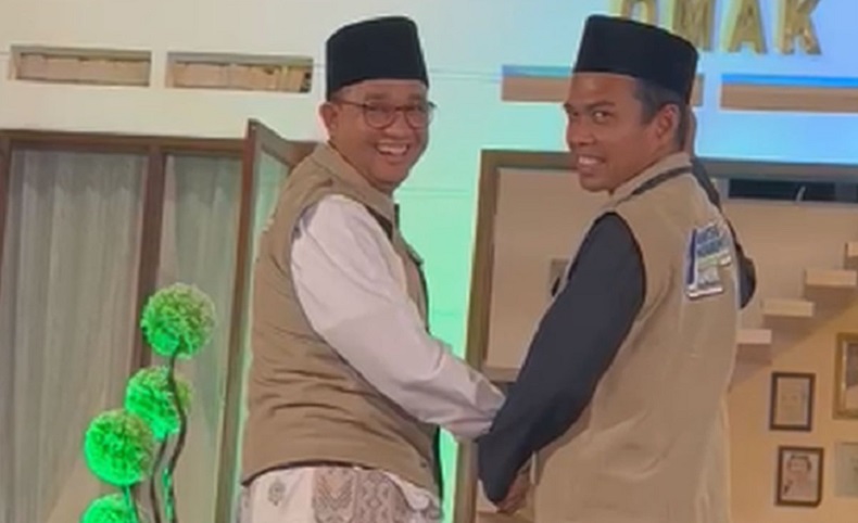 UAS Acungkan Jari Telunjuk saat Bertemu Anies Baswedan, Sinyal Dukungan? 
