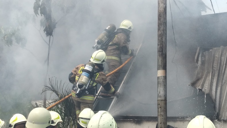 Kebakaran Rumah di Cakung, 1 Orang Tewas Terpanggang saat Masak