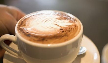 Benarkan Minum Kopi Bikin Obat Bius Tak Bereaksi? Begini Kata Ahli