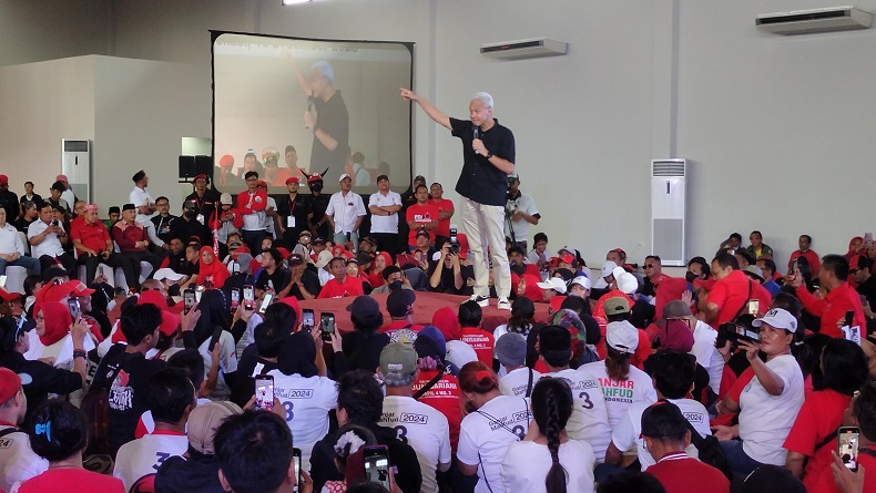 Ganjar Minta Pendukung dan Relawan Sampaikan Program-program Unggulan ke Rakyat