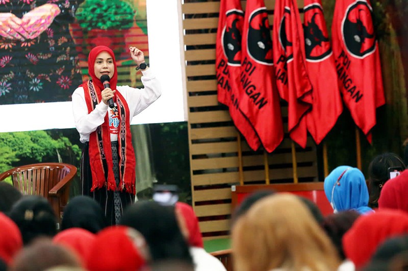 Atikoh Sebut Ganjar-Mahfud Peduli Kesehatan Mental, Bakal Hadirkan Psikolog di Sekolah