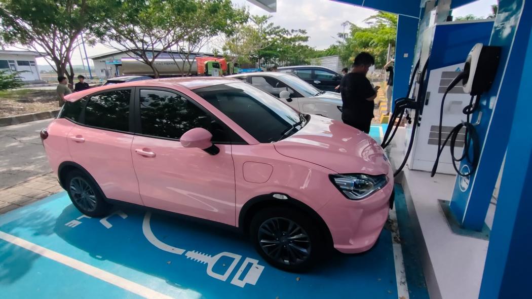 Jajal Mobil Listrik Neta V dari Semarang ke Jakarta, Isi Daya Baterai Hanya Rp60 Ribu