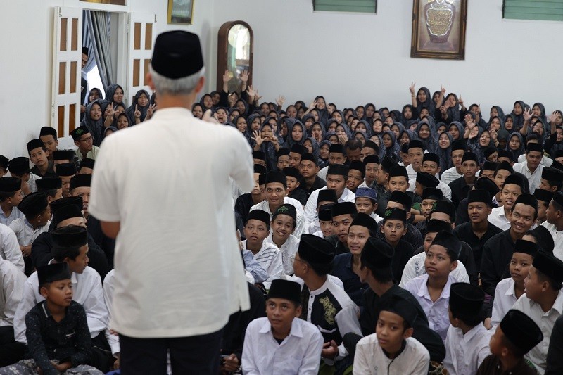 Ganjar Dorong Pengembangan Ekonomi Lewat Potensi Santri 