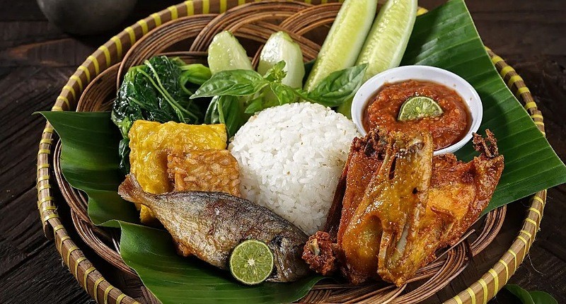 4 Makanan Khas Banyuwangi yang Lezat, Wajib Cicipi Nasi Tempong Bikin Nagih 