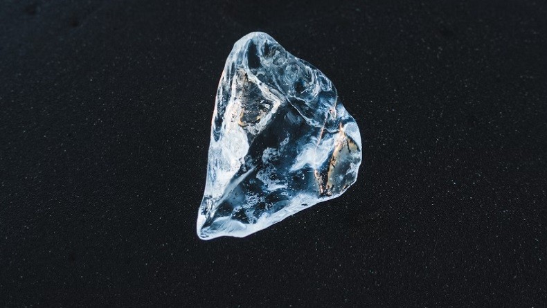 Ilmuwan Ciptakan Zat Sekeras Berlian, Bisa Bikin Pesawat Luar Angkasa Lebih Kuat