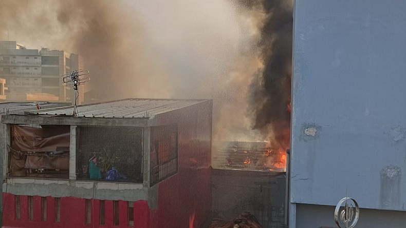 Kebakaran Landa Rumah di Kwitang Jakpus, 14 Mobil Damkar Dikerahkan